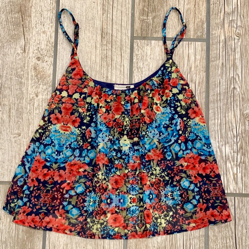 Floral flounce top